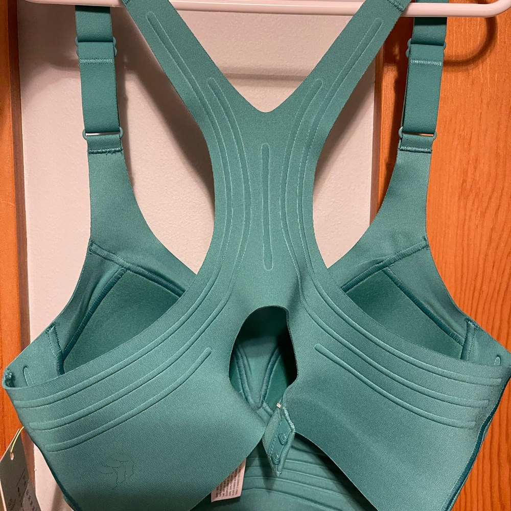 All in Motion Sea Green Sports Bra - Picture 2 of 3